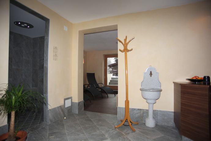 Imagen de la piscina del Garni Residence Aln&ouml; - Adults Only. Foto 20