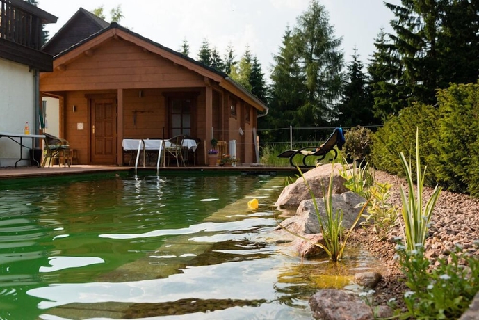 Imagen de la piscina del Gasthaus Kob&auml;r. Foto 15