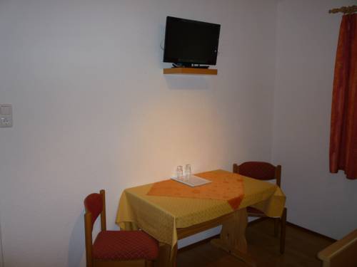 Imagen de la habitación del Gasthaus & Hotel Backhendlstation. Foto 6