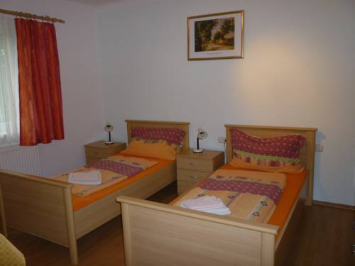 Imagen de la habitación del Gasthaus & Hotel Backhendlstation. Foto 12