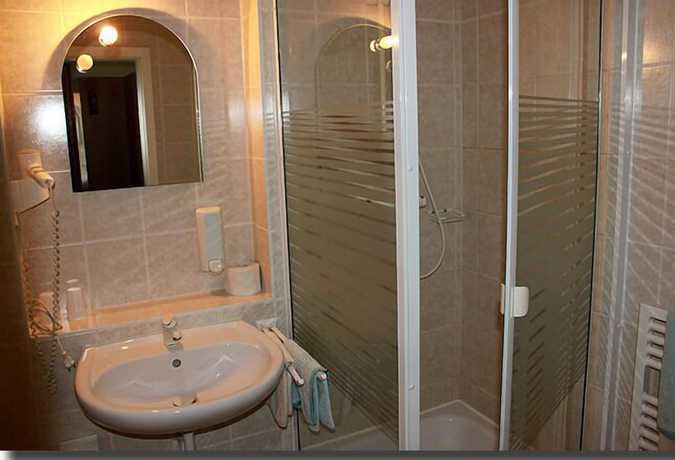 Imagen de la habitación del Gasthaus and Hotel Gr&uuml;nhof. Foto 9