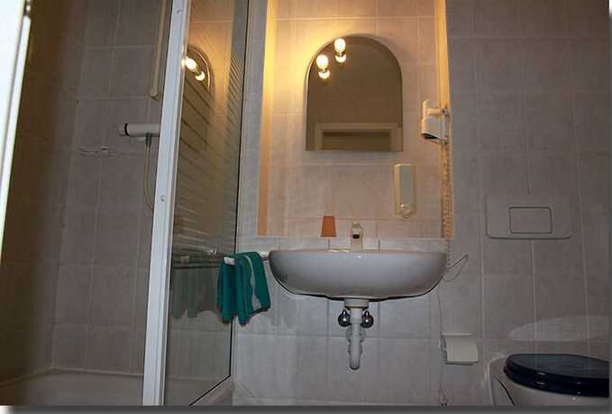 Imagen de la habitación del Gasthaus and Hotel Gr&uuml;nhof. Foto 12