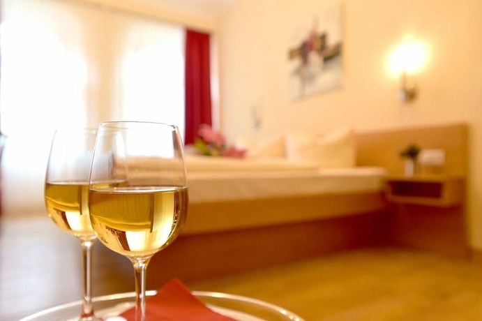 Imagen de la habitación del Gasthof Gr&uuml;ner Baum, Mainsondheim. Foto 11