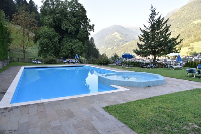 Imagen de la piscina del Gasthof Haselstaude. Foto 18