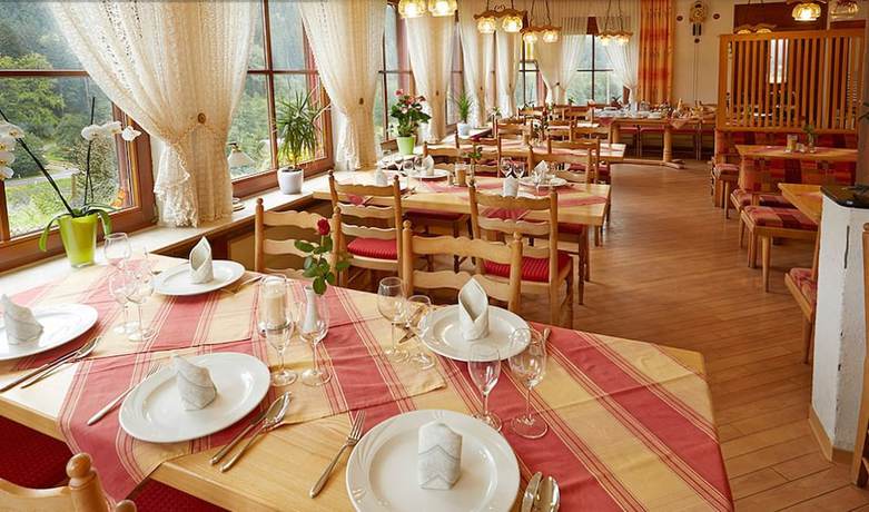 Imagen del bar/restaurante del Gasthof-Pension Berghof. Foto 5