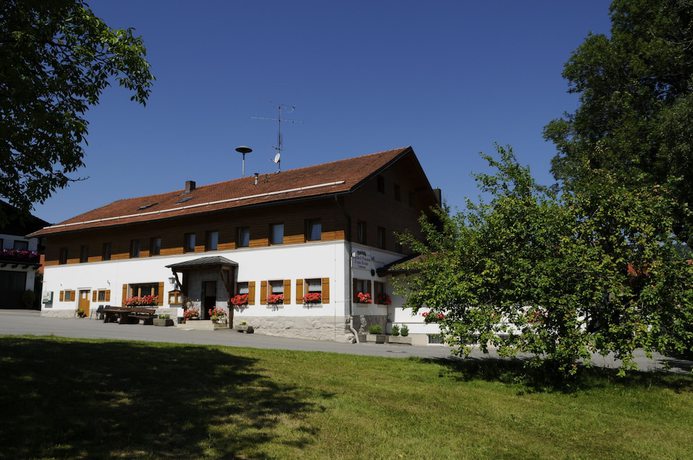 Imagen de los exteriores del Gasthof-Pension Kraus. Foto 17