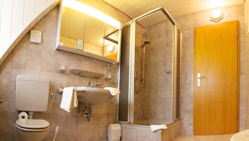 Imagen de la habitación del G&auml;stehaus Gisela. Foto 13