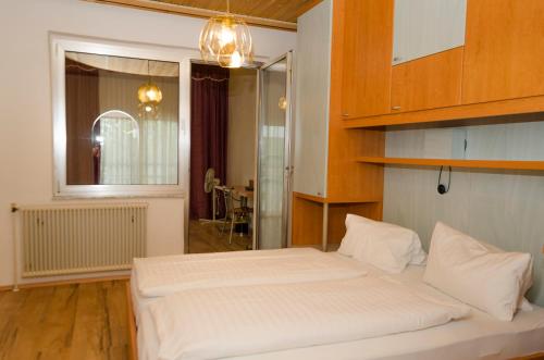 Imagen de la habitación del G&auml;stehaus Hotel Herlinde. Foto 8