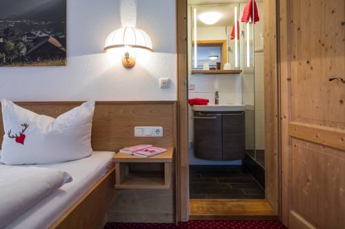 Imagen de la habitación del G&auml;stehaus Walserheimat. Foto 8