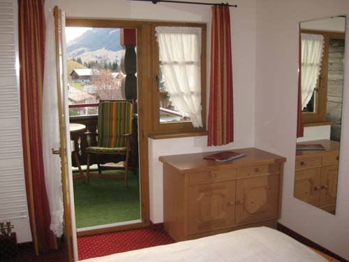 Imagen de la habitación del G&auml;stehaus Walserheimat. Foto 16