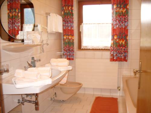 Imagen de la habitación del G&auml;stehaus W&ouml;tzer Und Landhaus Stocka. Foto 9