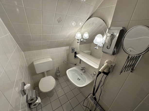 Imagen de la habitación del G&auml;stehaus am Harz - HotelandMonteurzimmer. Foto 16