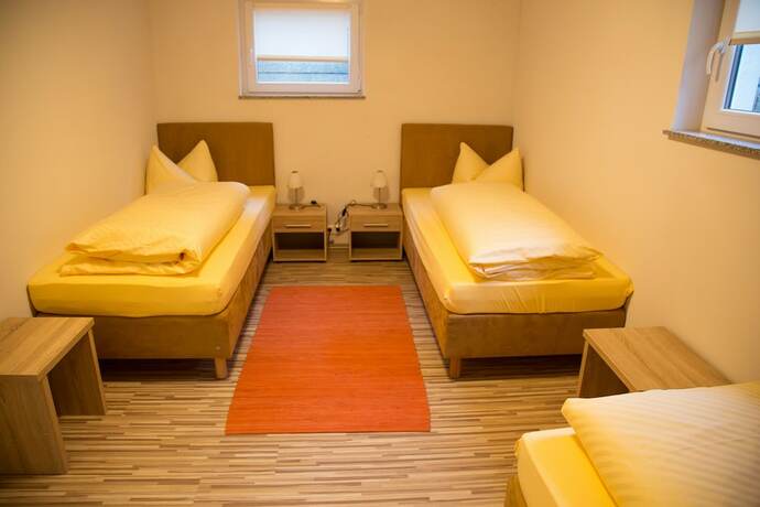 Imagen de la habitación del G&auml;stehaus zum Lamm Garni. Foto 16