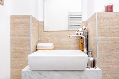 Imagen de la habitación del Genova Suit Hotel. Foto 16