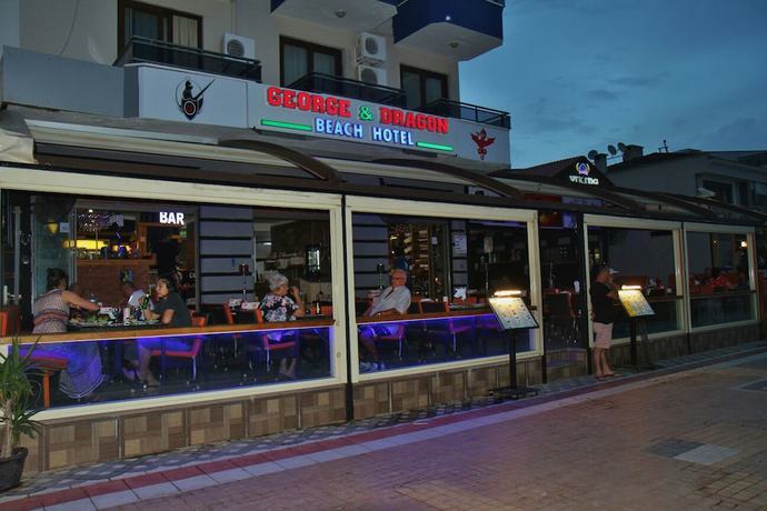 Imagen general del George Dragon Beach Hotel. Foto 2