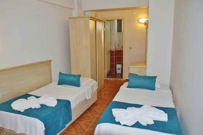 Imagen de la habitación del George Dragon Beach Hotel. Foto 12