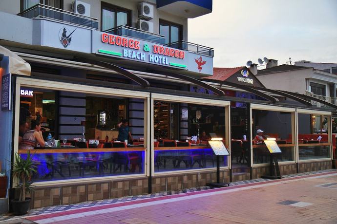 Imagen general del George Dragon Beach Hotel. Foto 1