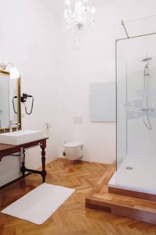 Imagen de la habitación del Georgi Schloss. Foto 15