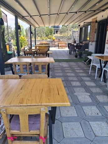 Imagen del bar/restaurante del Geyikli Se&ccedil; Otel. Foto 2