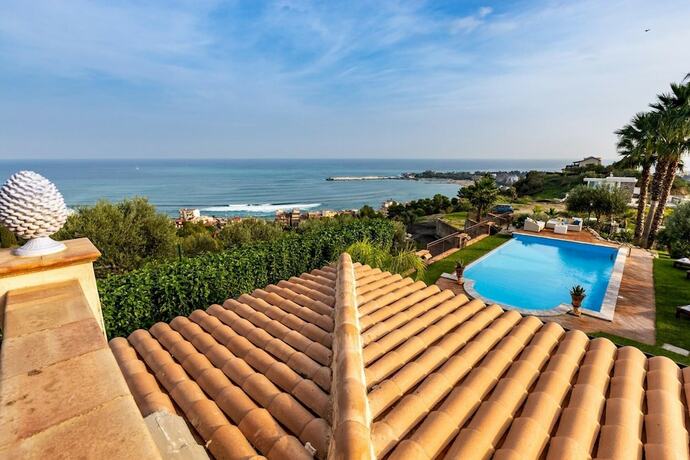 Imagen general del Giardini-naxos Beautiful Villa With Pool. Foto 3