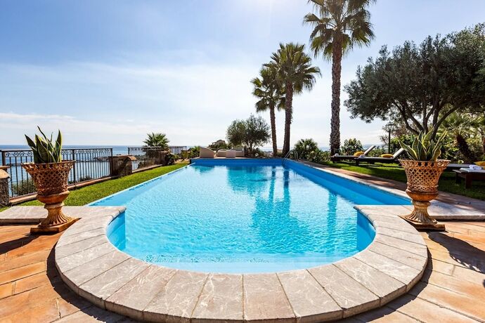 Imagen general del Giardini-naxos Beautiful Villa With Pool. Foto 5