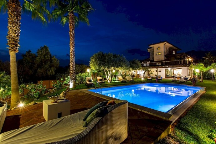 Imagen general del Giardini-naxos Beautiful Villa With Pool. Foto 11