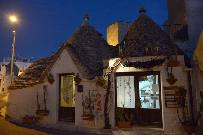 Imagen de los interiores del Giardino Dei Trulli. Foto 19