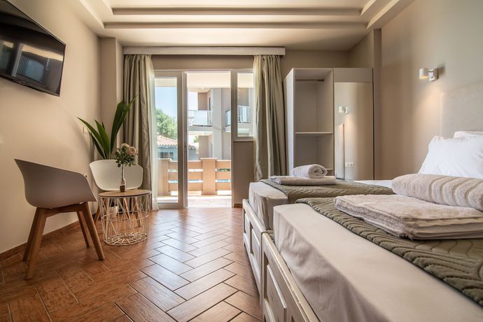 Imagen de la habitación del Girogiali Hotel. Foto 10