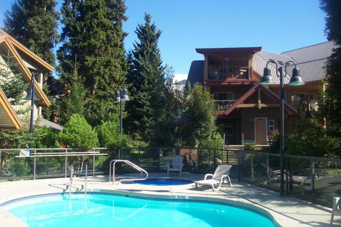 Imagen de la piscina del Glacier's Reach by Whistler Retreats. Foto 13