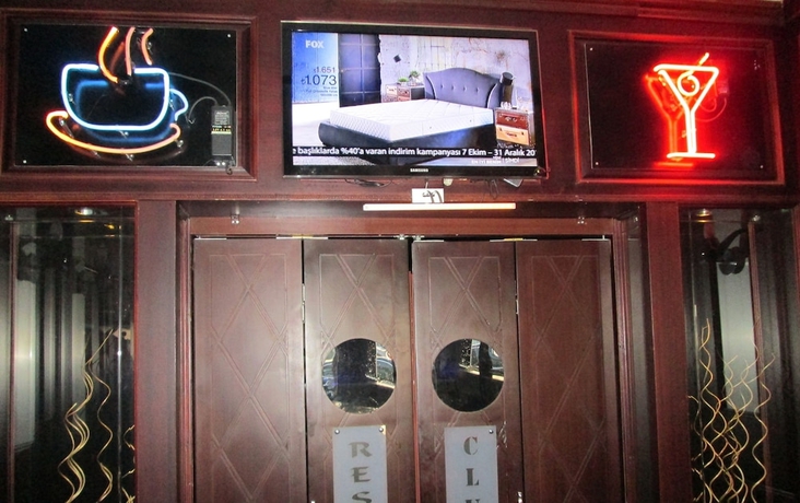 Imagen del bar/restaurante del Glorina Hotel. Foto 6