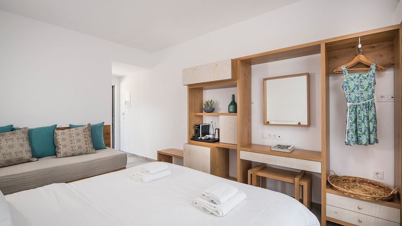 Imagen de la habitación del Glykeria Hotel. Foto 19