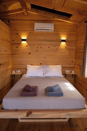 Imagen general del Goat Bungalow and Camping. Foto 10