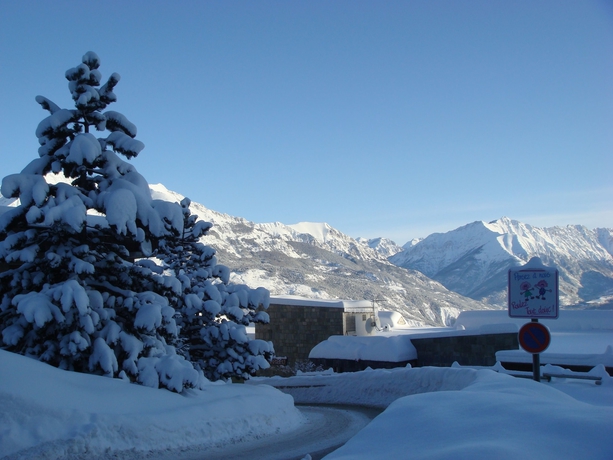 Imagen de los exteriores del Godille Immobilier. Foto 18