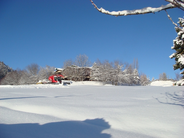 Imagen de los exteriores del Godille Immobilier. Foto 19
