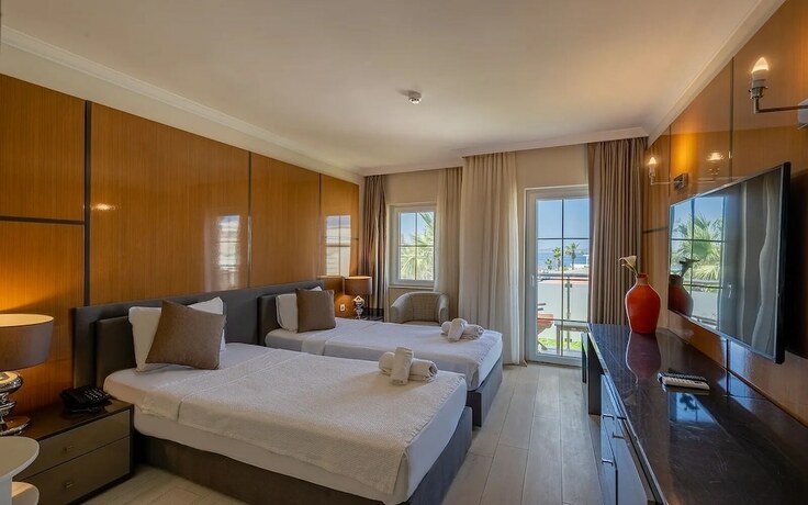 Imagen de la habitación del Golden Beach Resort And Spa, Bodrum. Foto 17