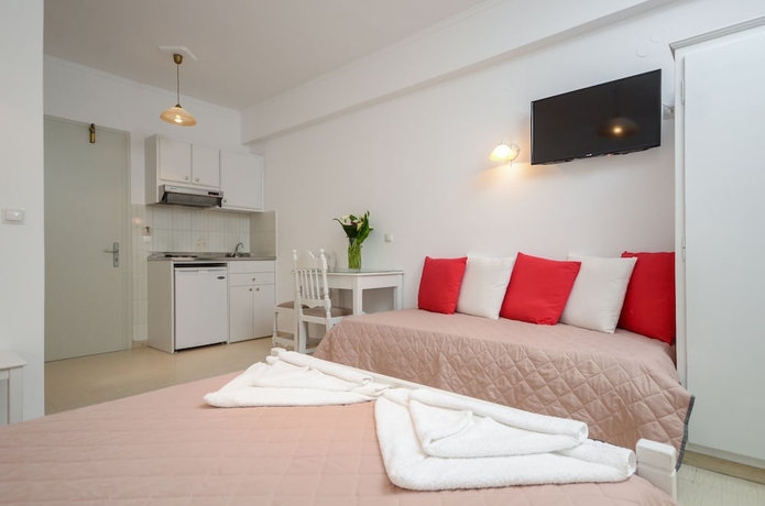 Imagen de la habitación del Golden Beach Studios. Foto 13
