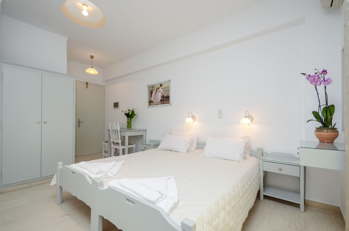 Imagen de la habitación del Golden Beach Studios. Foto 15