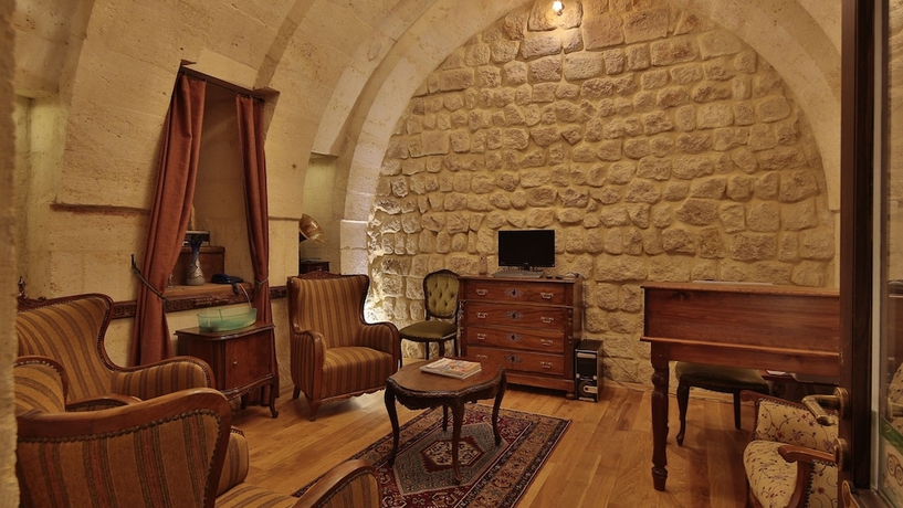 Imagen de los interiores del Golden Cave Suites. Foto 19