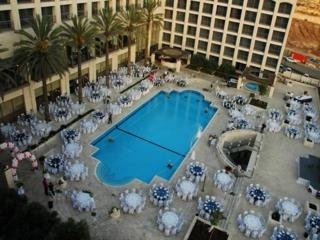 Imagen de la piscina del Golden Crown Hotel. Foto 8