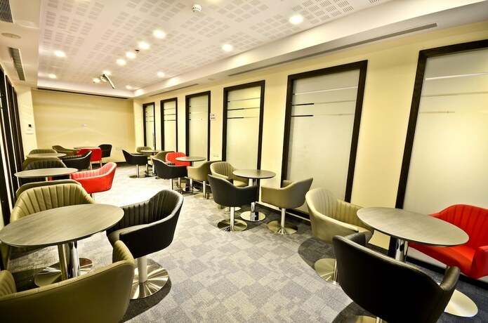 Imagen del bar/restaurante del Golden Crown Old City Hotel. Foto 17