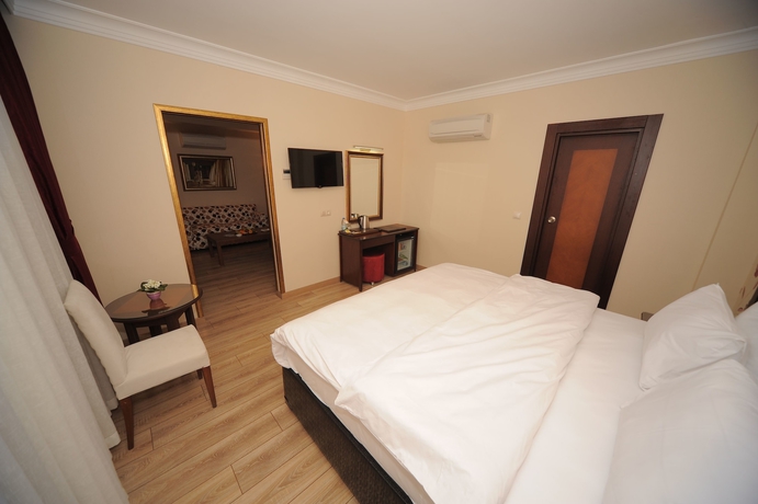 Imagen de la habitación del Golden Lake Hotel. Foto 3