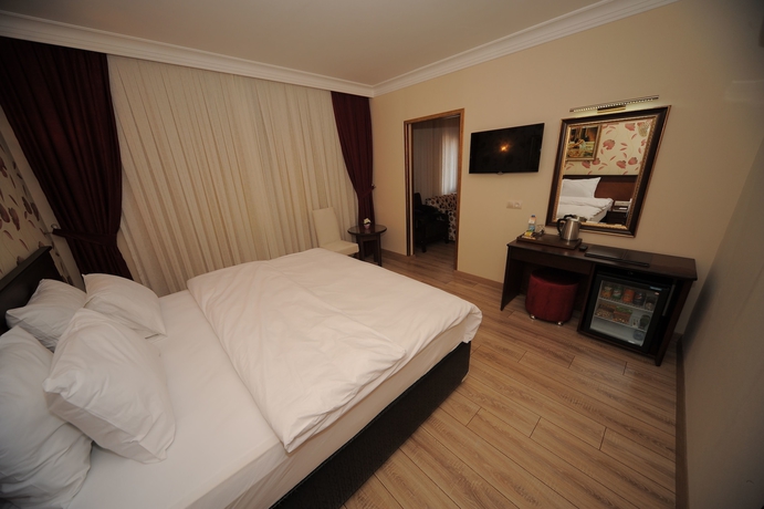 Imagen de la habitación del Golden Lake Hotel. Foto 4