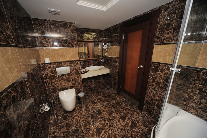 Imagen de la habitación del Golden Lake Hotel. Foto 9
