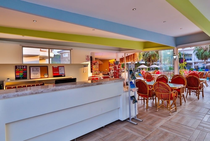 Imagen de la piscina del Golden Life Blue Green Residence. Foto 8