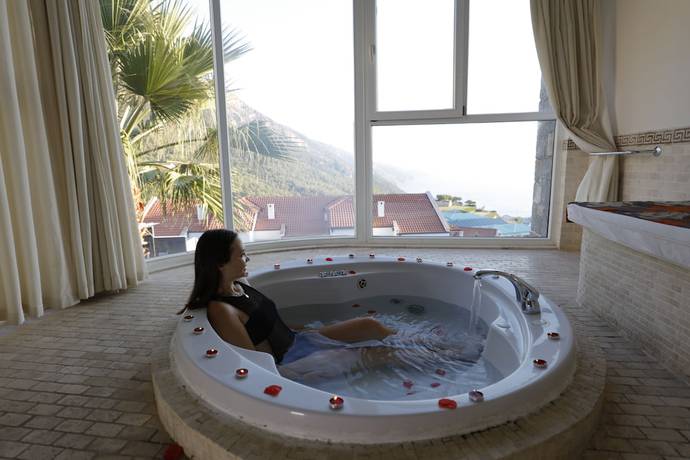 Imagen de la habitación del Golden Life Heights Deluxe Suite Hotel - Adults Only. Foto 17