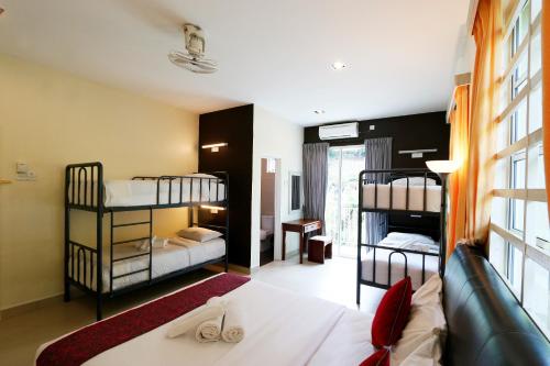 Imagen de la habitación del Golden Lodge. Foto 15