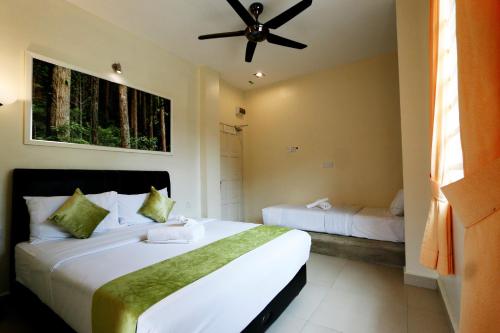 Imagen de la habitación del Golden Lodge. Foto 17