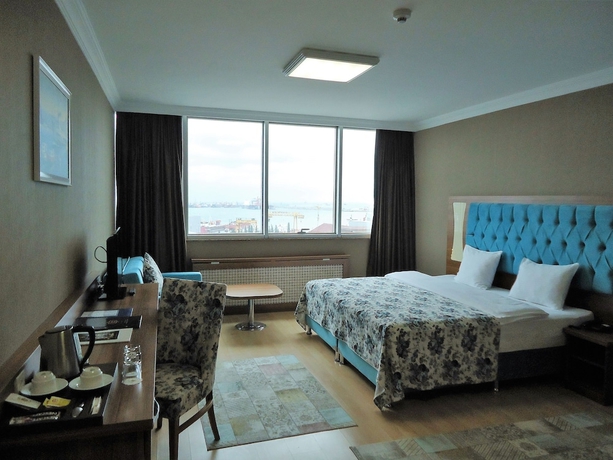 Imagen general del Golden Lounge. Foto 1