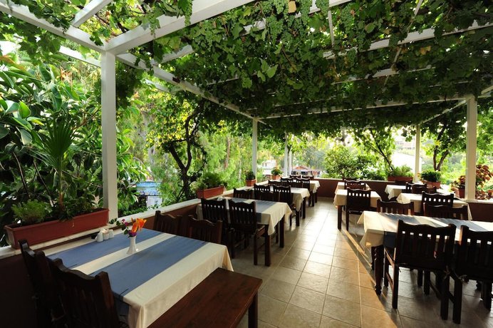 Imagen del bar/restaurante del Golden Pension. Foto 2