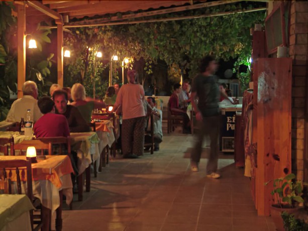 Imagen del bar/restaurante del Golden Pension. Foto 3